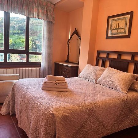 Affittacamere Casa Alpargateiro Os Peares Esterno foto