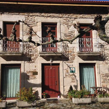 Affittacamere Casa Alpargateiro Os Peares Esterno foto