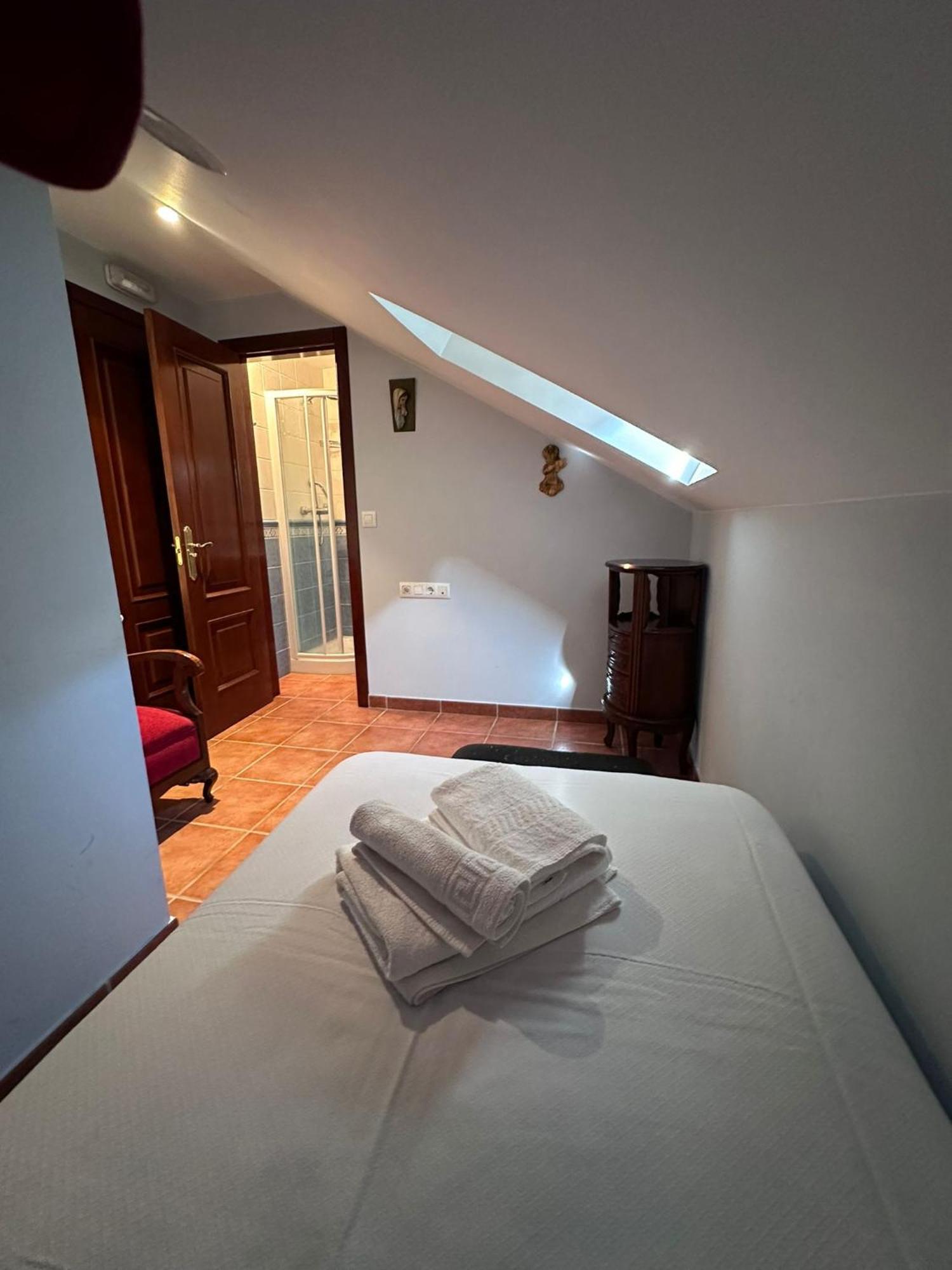 Affittacamere Casa Alpargateiro Os Peares Esterno foto