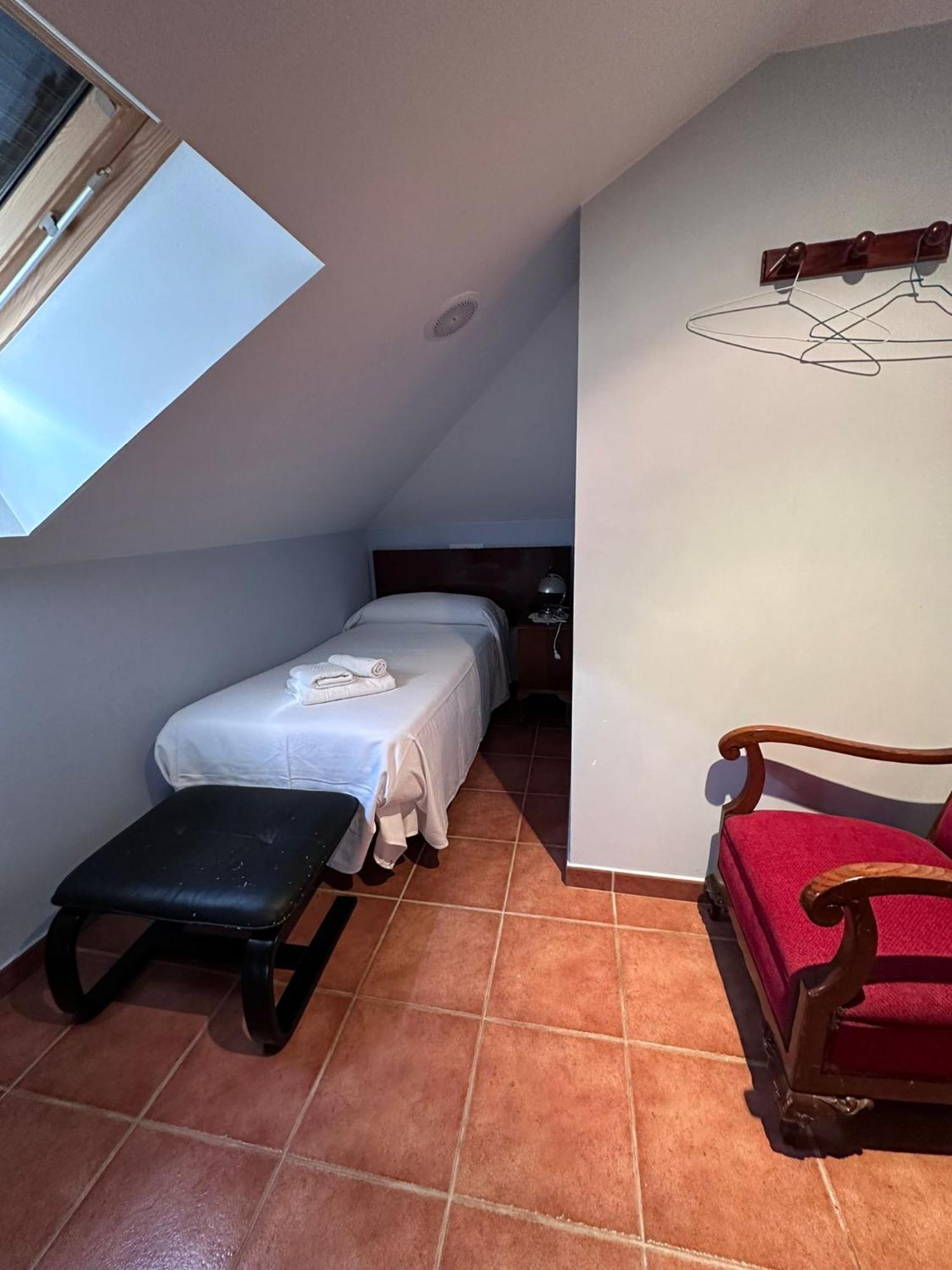Affittacamere Casa Alpargateiro Os Peares Esterno foto