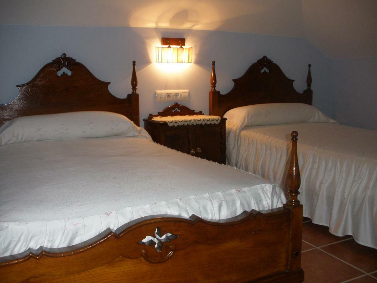 Affittacamere Casa Alpargateiro Os Peares Esterno foto